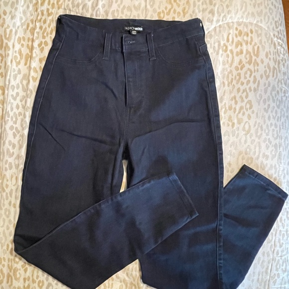 Dark washed Skinny Jeans Fashion Nova - Picture 2 of 6